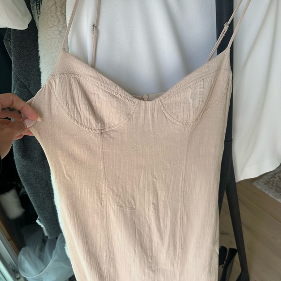 Nude dress - Picture 5 of 6